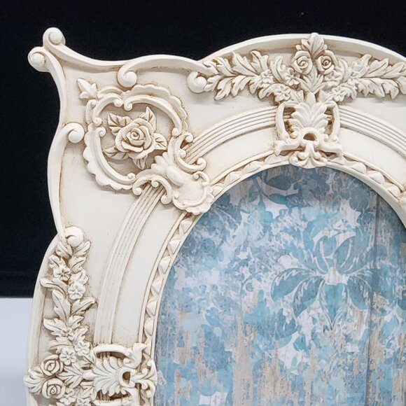 Ornate Vintage Inspired Ivory Resin Photo Frame With Floral Baroque Design - Picture 2 of 11